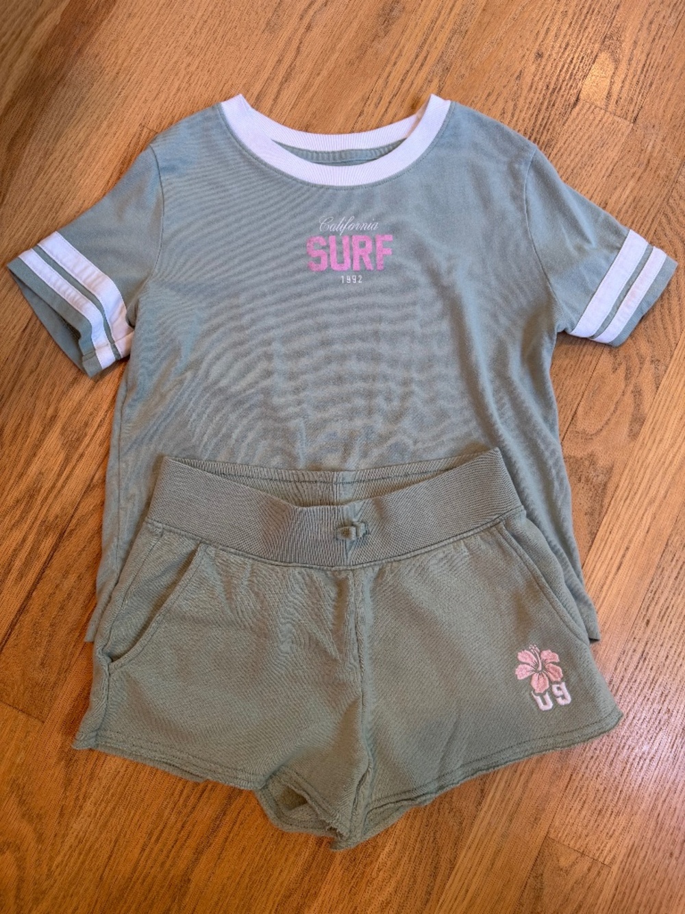 Girl’s Abercrombie T-Shirt and Shorts Set Size 11/12
